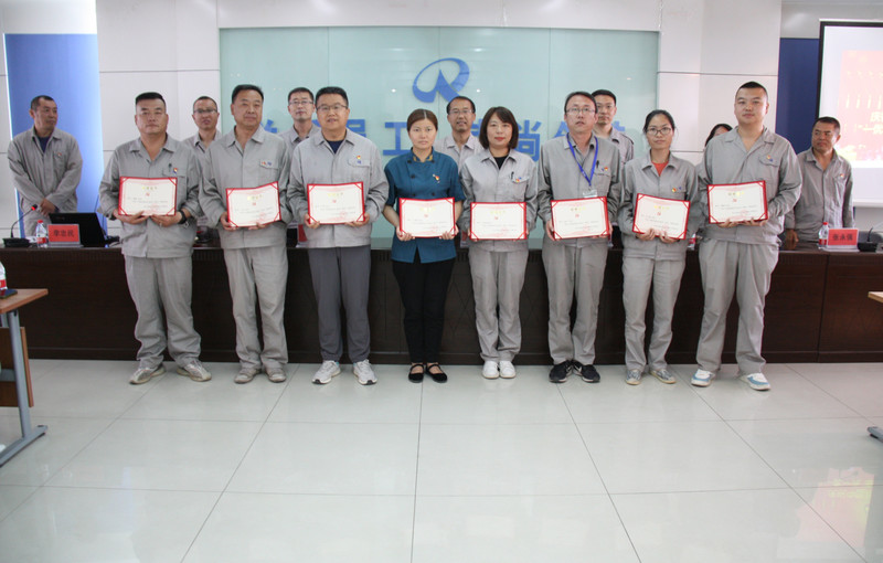 1656923892135795.jpg 優(yōu)秀黨員合影1_副本.jpg